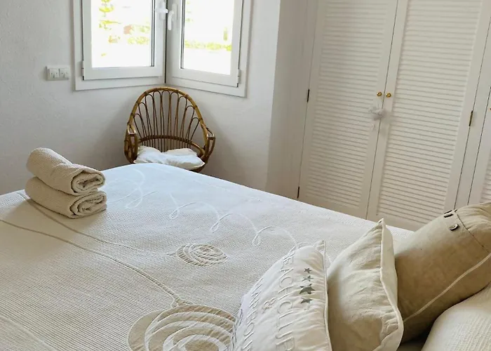 Apartamento En Primera Linea Con Terraza Y Vistas Al Mar En La Rapita, Voramar *